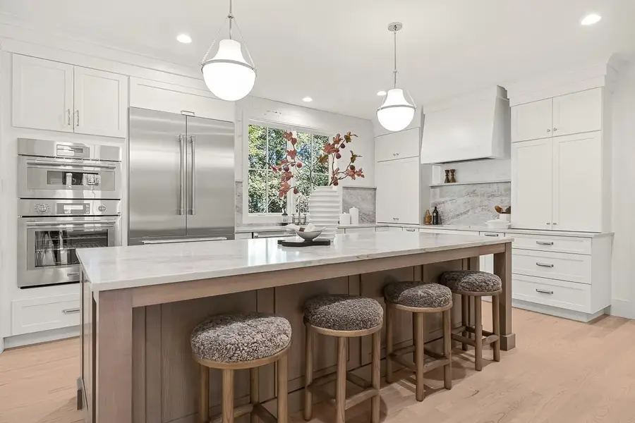 39 Macarthur Rd, Wellesley, MA 02482 - #3