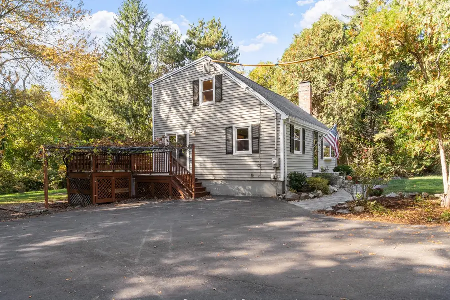390 North Rd, Bedford, MA 01730 - #3
