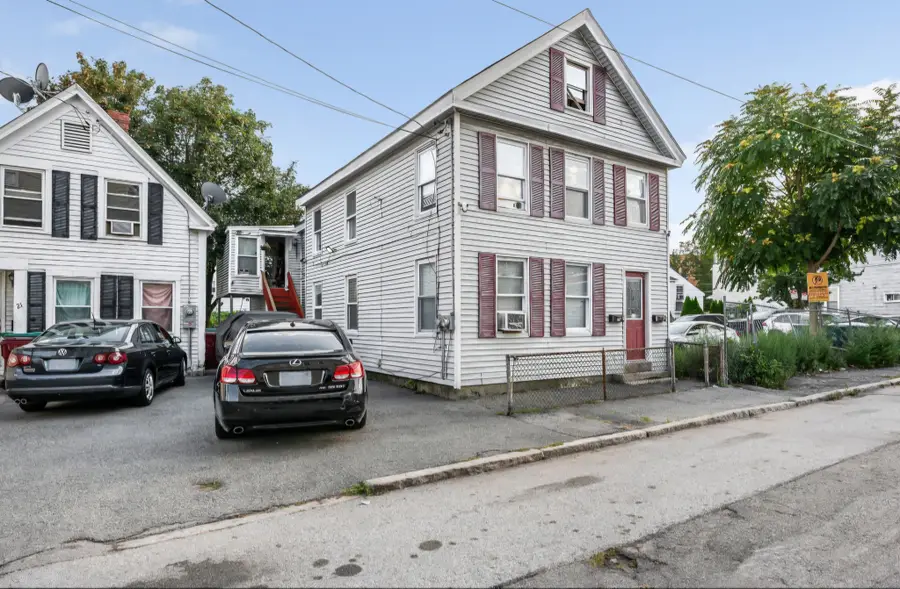 17 Auburn St, Lowell, MA 01852 - #2