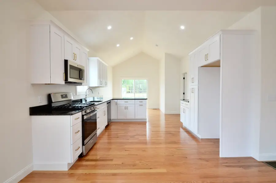 215A Crownshield #20A, Uxbridge, MA 01569 - #3