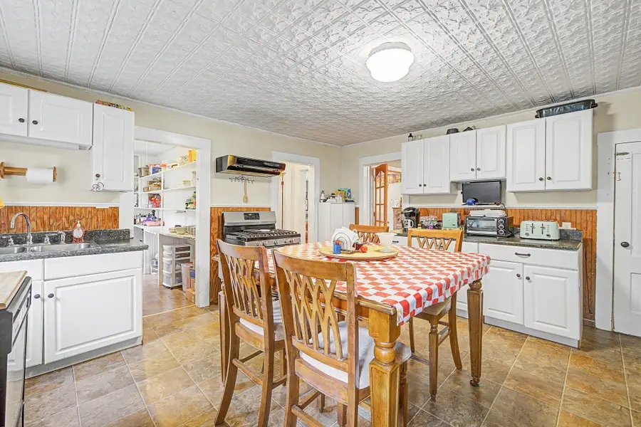 21 Williams St., Ware, MA 01082 - #2