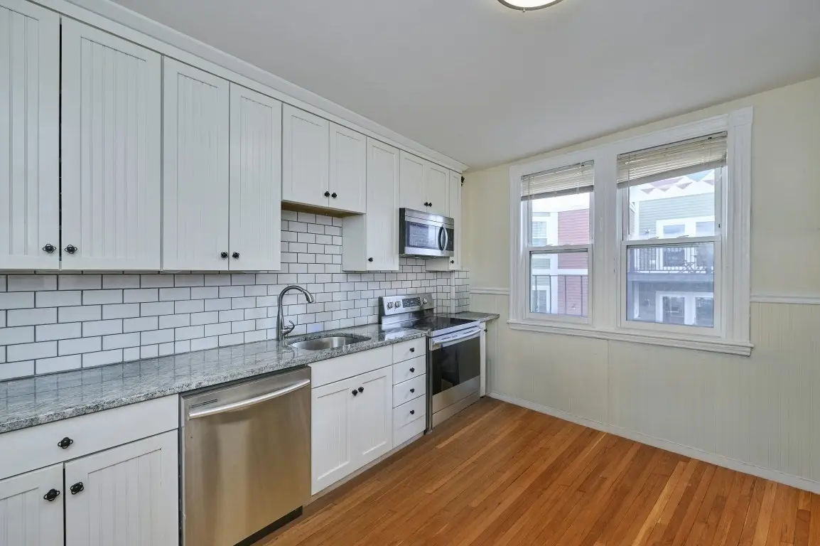 6 Bedford St #3 Front, Somerville, MA 02143 - #1