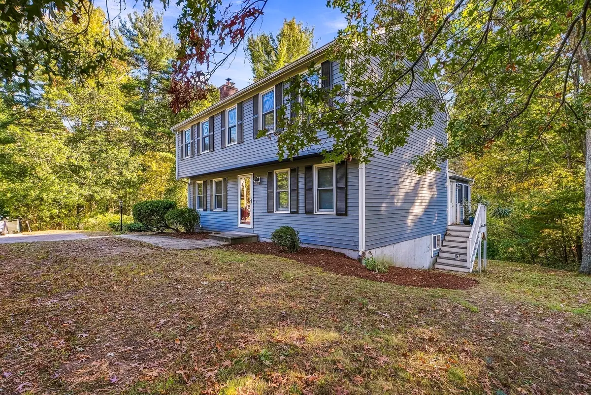 565 Hartford Ave E, Uxbridge, MA 01569 - #1