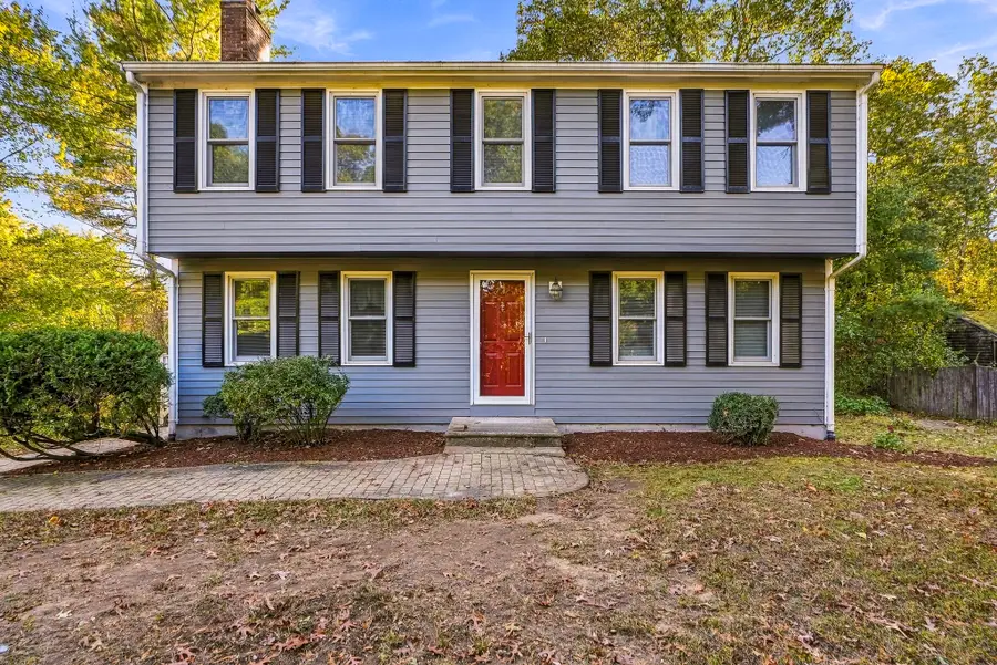 565 Hartford Ave E, Uxbridge, MA 01569 - #2