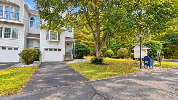 8 Castlegate Dr #8, Springfield, MA 01129