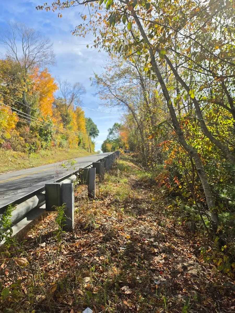 3D Dresser Hill Rd, Charlton, MA 01507 - #2