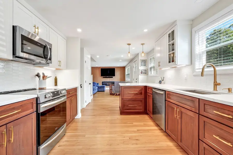 22 Hobson Ave., Wilmington, MA 01887 - #2