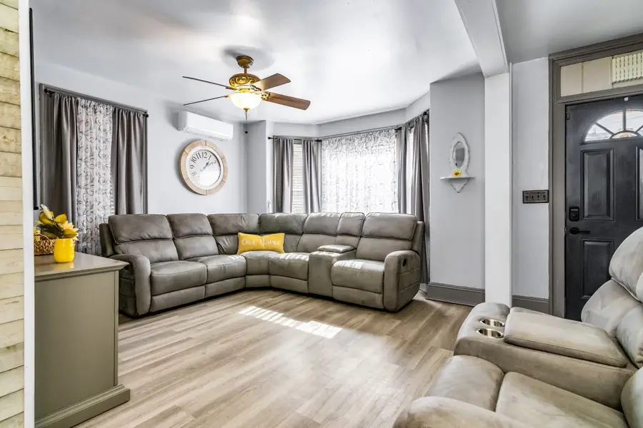 215 Ferry St, Lawrence, MA 01841 - #3