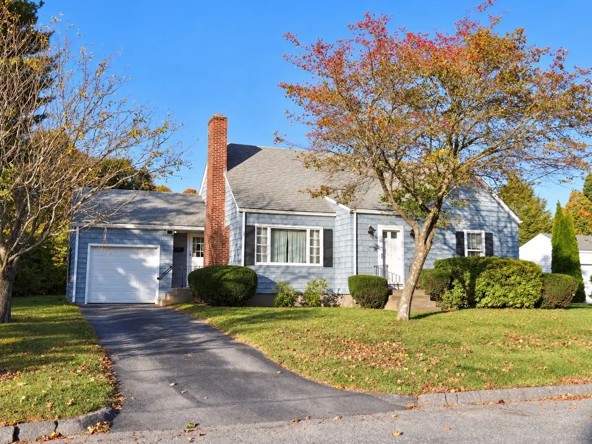 6 Rochelle St, Worcester, MA 01606 - #1