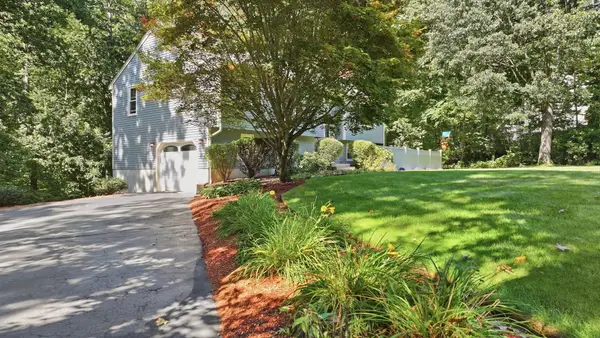 16 Sequoia Lane, Uxbridge, MA 01569