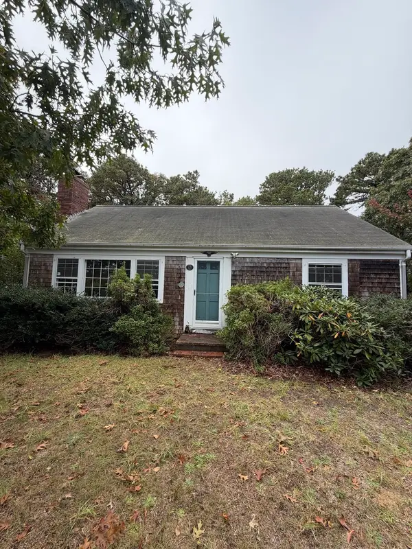 15 Eddie Ln, Chatham, MA 02633