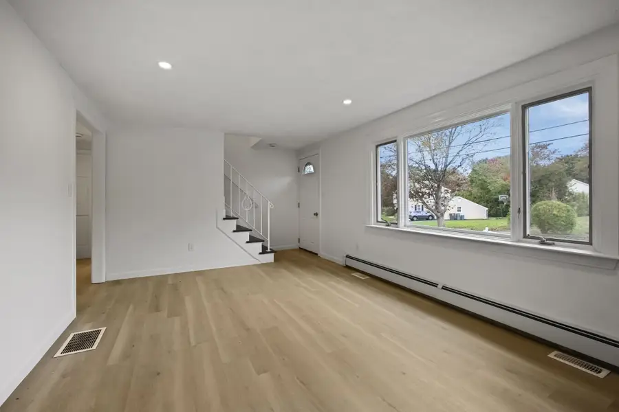 114 Valley Rd, Somerset, MA 02726 - #3