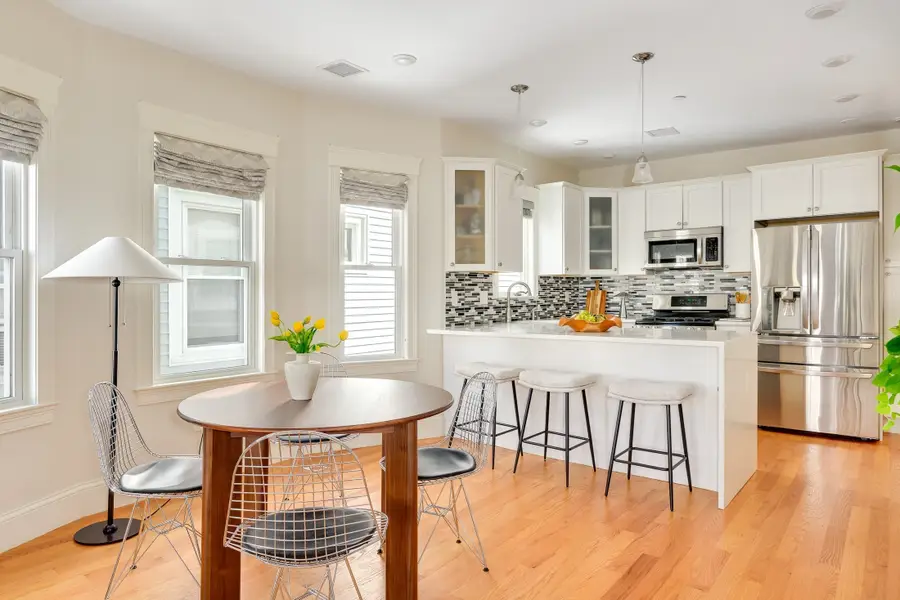 102 Conwell Ave #2, Somerville, MA 02144 - #2