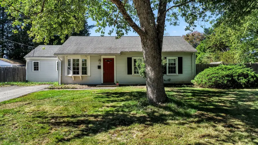 28 Hogg Memorial Dr, Whitman, MA 02382 - #2