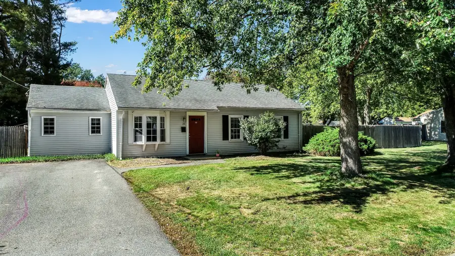 28 Hogg Memorial Dr, Whitman, MA 02382 - #3