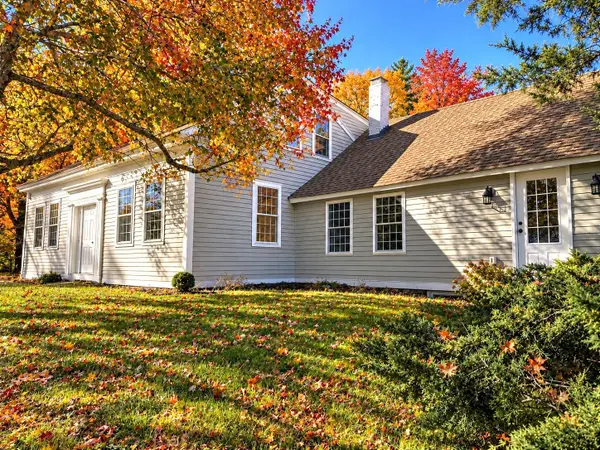 21 East Street, Petersham, MA 01366