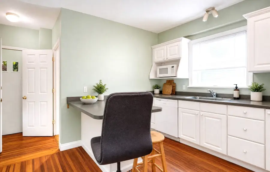 205 College Ave, Somerville, MA 02144 - #3