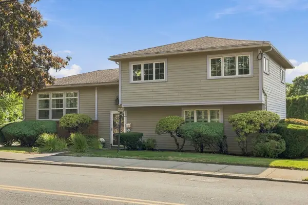 709 Humphrey St, Swampscott, MA 01907