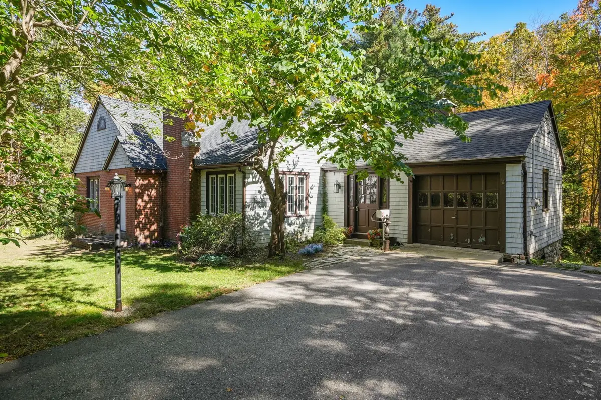 64 Sterling Pl, West Boylston, MA 01583 - #1