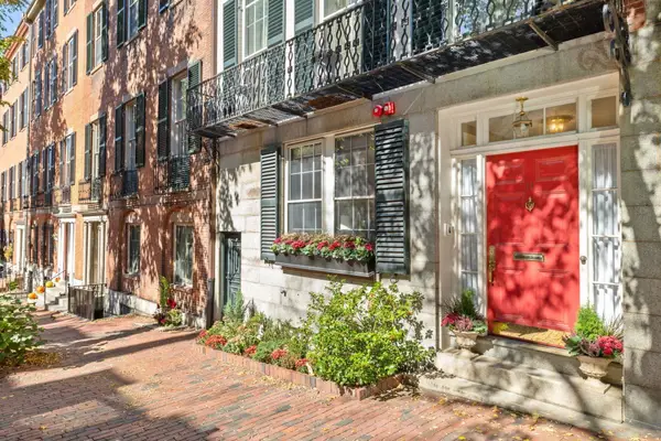 11 Chestnut Street, Boston, MA 02108