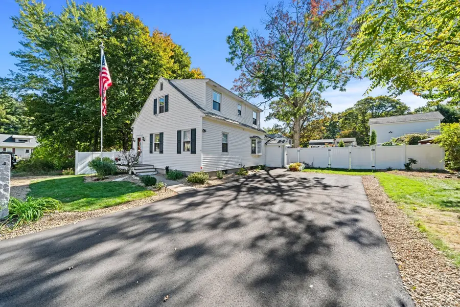 4 Hayward Pl, Hudson, NH 03051 - #2