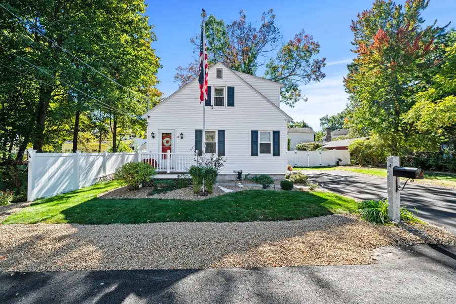 4 Hayward Pl, Hudson, NH 03051 - #3