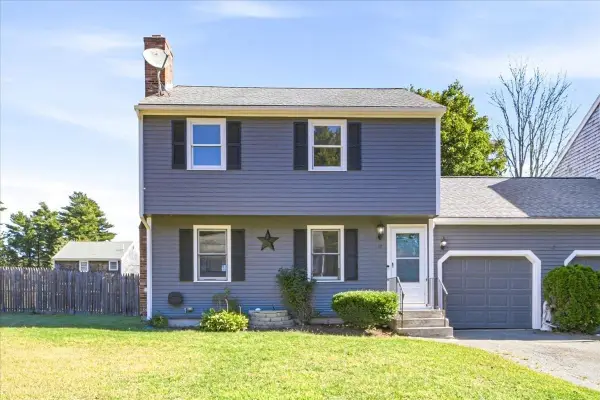 17 Flagstone Pl #17, Bridgewater, MA 02324
