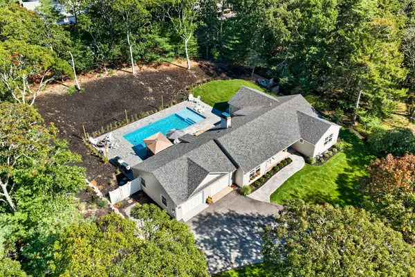 312 Round Cove Rd, Chatham, MA 02633