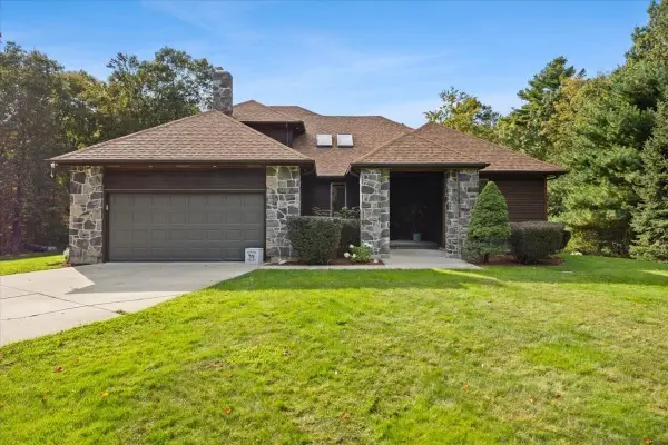 38 Purchase St, Rehoboth, MA 02769