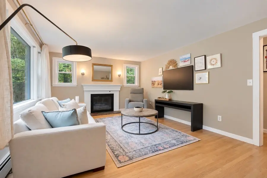 35 Pine St, Sharon, MA 02067 - #3