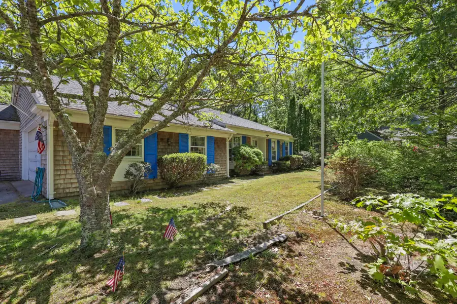 304 Round Cove Rd, Chatham, MA 02633 - #3