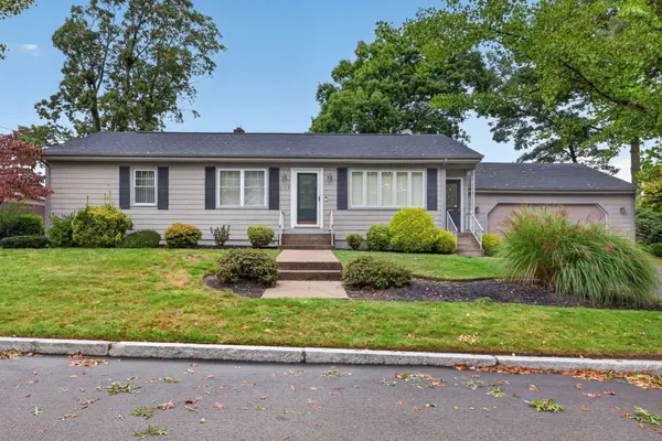 208 Frost St, Fall River, MA 02721
