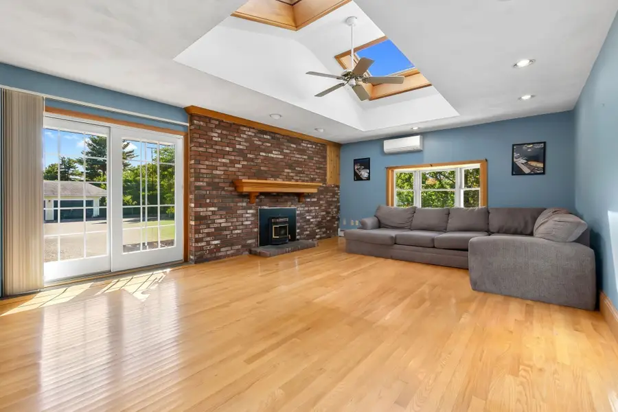 23 Russell St, Peabody, MA 01960 - #3