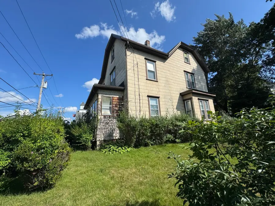23 Myrtle St, Waltham, MA 02453 - #2