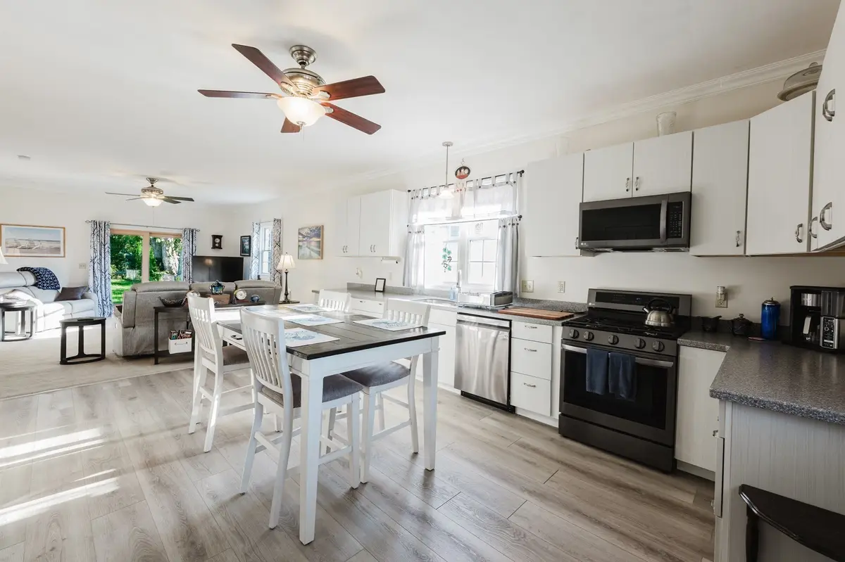 67 Stowell St, New Bedford, MA 02740 - #1