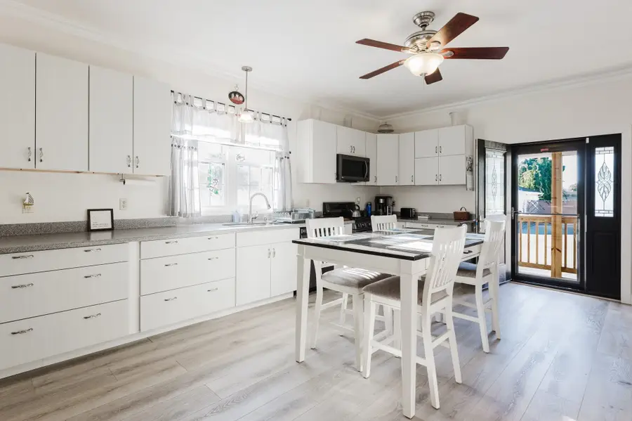 67 Stowell St, New Bedford, MA 02740 - #3