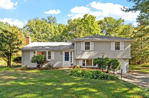 81 Greenwood Rd, Andover, MA 01810