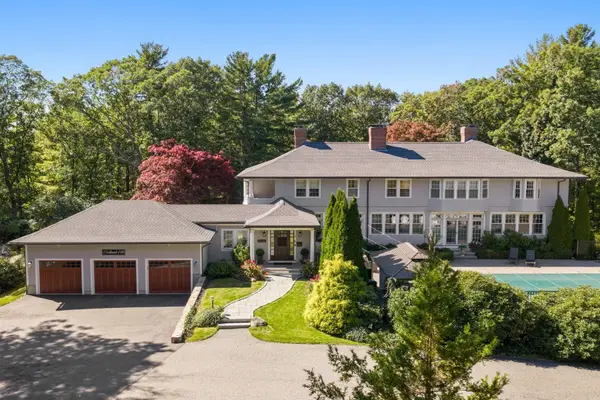 11 Hart St, Beverly, MA 01915