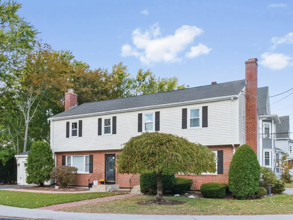 33 Auburn St #2, Waltham, MA 02453 - #1