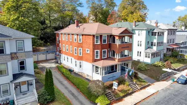 28 Crystal St, Worcester, MA 01603