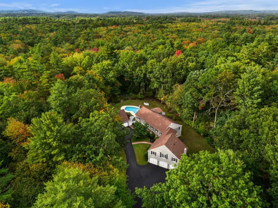 202 Lacy St, North Andover, MA 01845 - #3