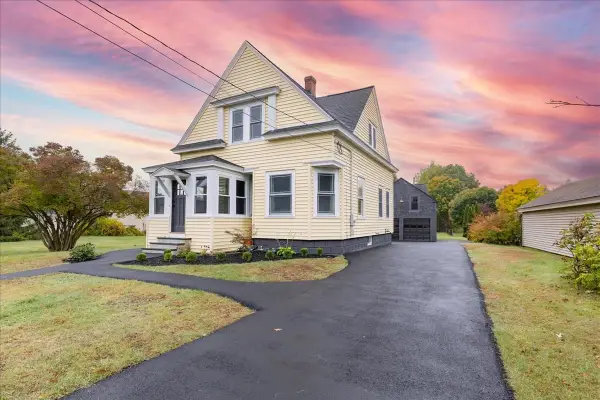 137 Hampshire Rd, Methuen, MA 01844