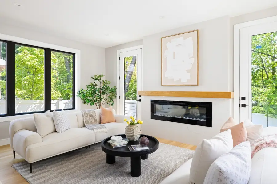356 Linwood Ave, Newton, MA 02460 - #3