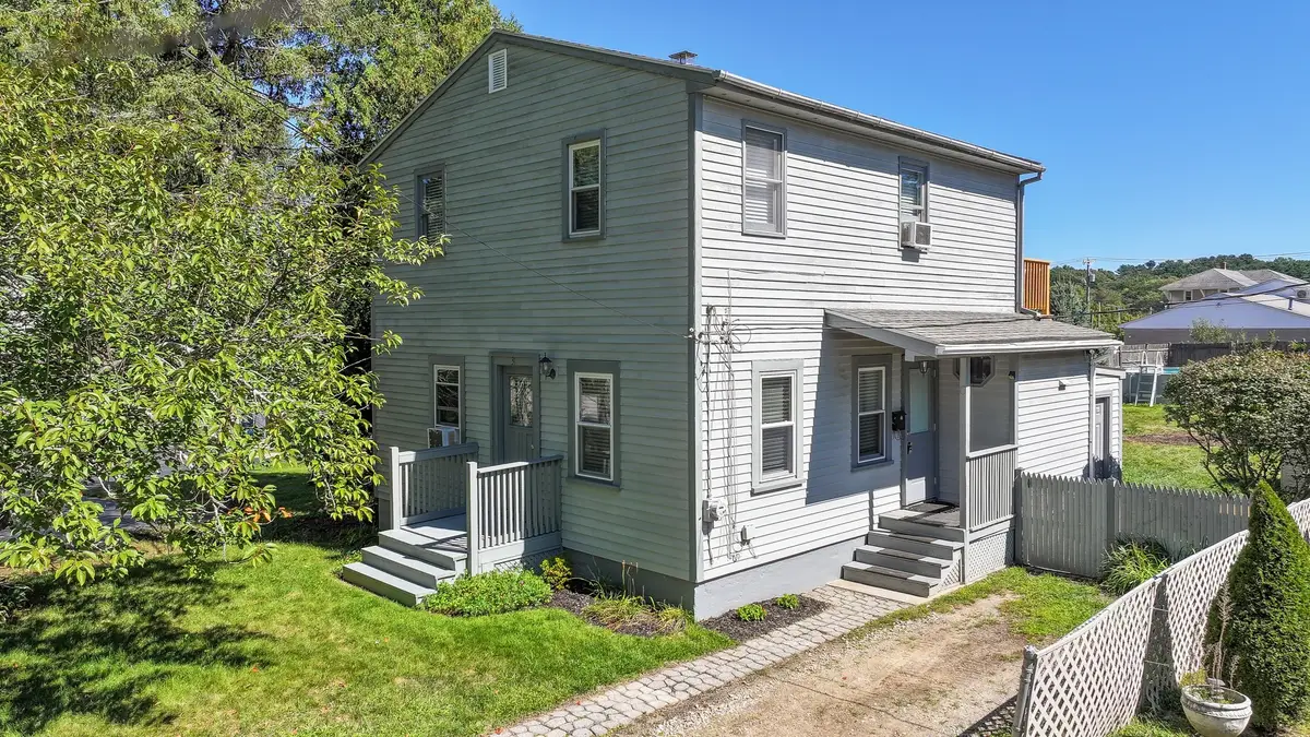 31 Stockholm St, Bellingham, MA 02019 - #1