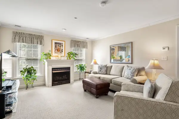 8 Crowninshield St #212, Peabody, MA 01960