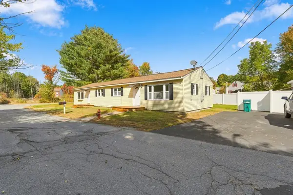 31-37 Monarch St, Lowell, MA 01854