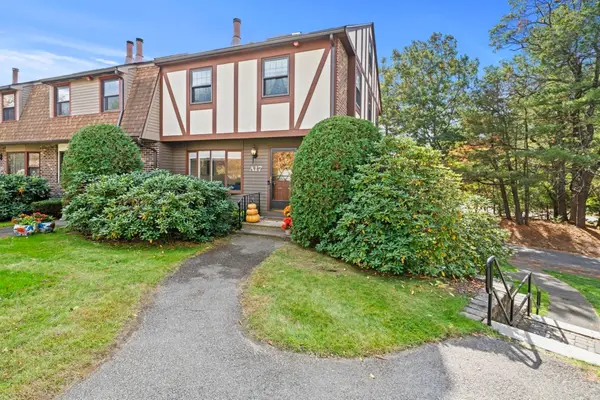 17 Scotty Hollow Dr #A, Chelmsford, MA 01863