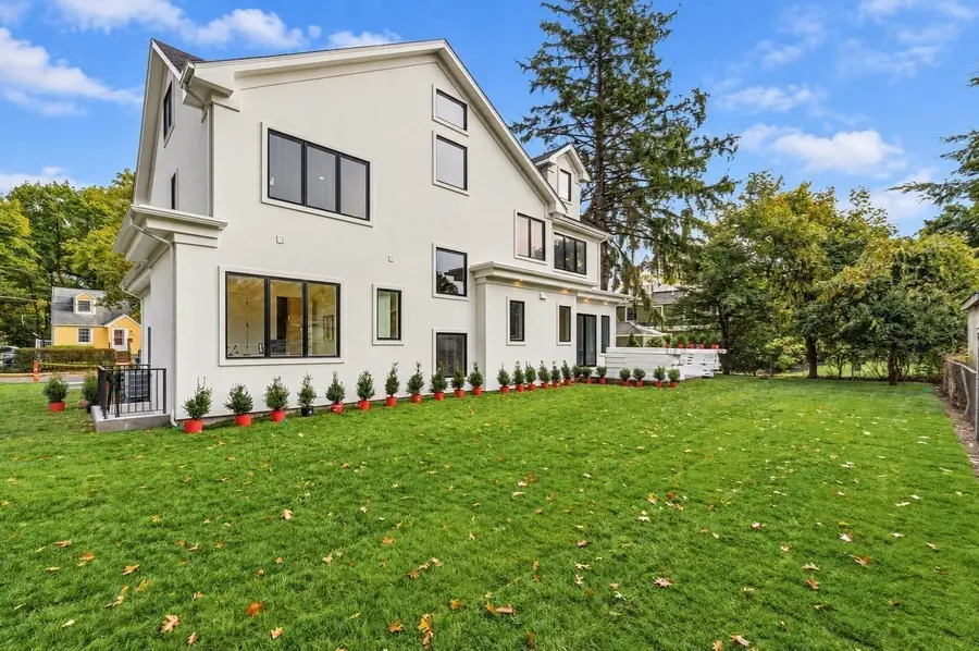25 Kenyon St, Newton, MA 02465 - #3