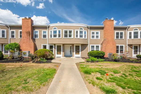 75 Page Road #16, Bedford, MA 01730
