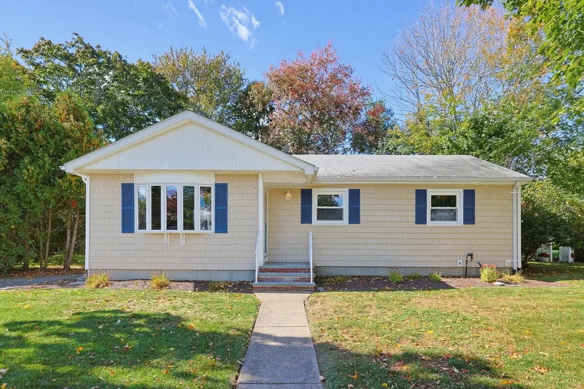 51 Robin Lane, Somerset, MA 02726 - #1